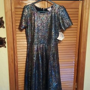 AMELIA size large LULAROE elegance collection