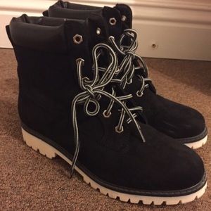 Black boots sz 9