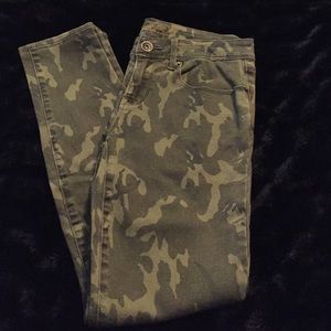 Bullhead Black Camo Printed Skinny Jeans