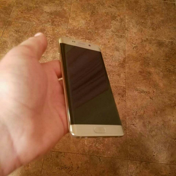 Gold galaxy s7 edge plus