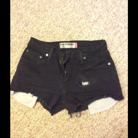 Cut off high waisted Levi shorts