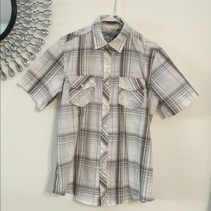 Men's size large short sleeve button down shirt