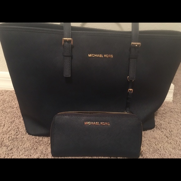 Michael Kors Jet Set Travel Tote - Navy