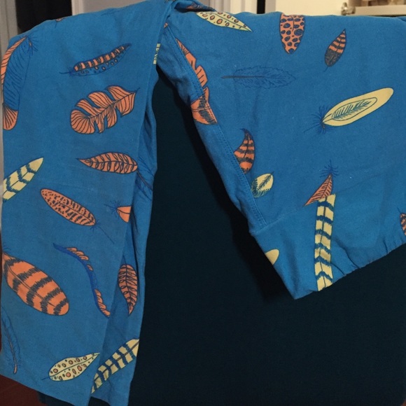 •LULAROE• feather leggings OS