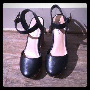 Cute black wooden platforms