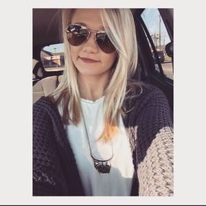 Meet your Posher, Brooke