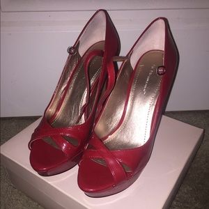 BCBG Mary Jane's style pumps