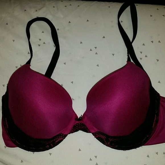 Betsey Johnson Bra Pink with Black lace 32DD
