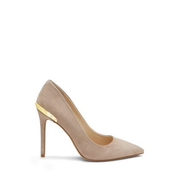 Vince Camuto Nalda Pumps in Blush size 5