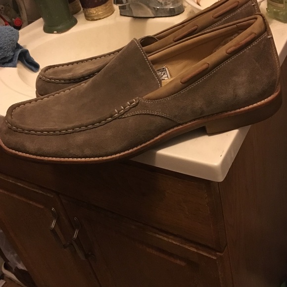 Men's ugg shoes - Picture 3 of 4