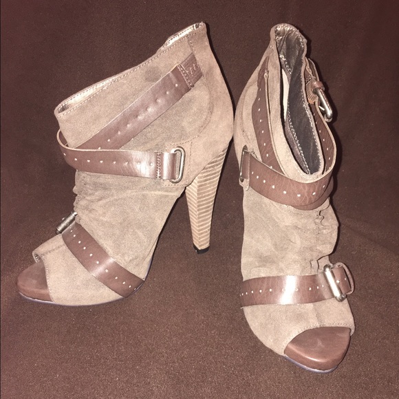NWOT Matisse Peep-toe Booties