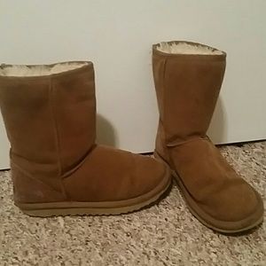 Chestnut Short Ugg boots
