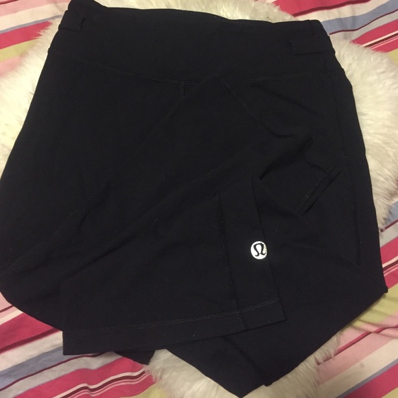 Lululemon Cropped Yoga Pants Size 6