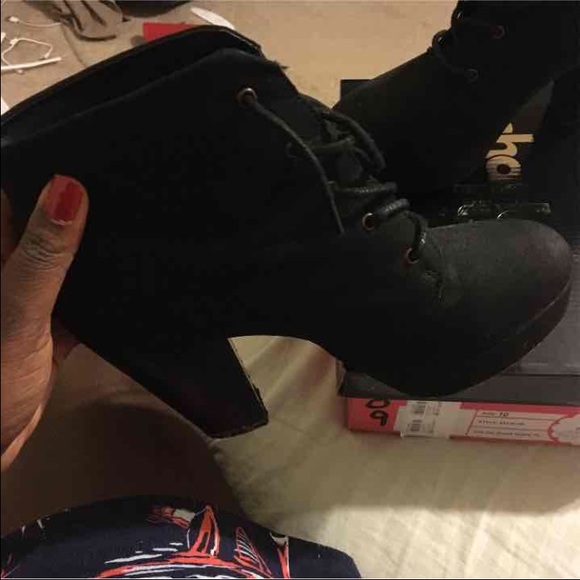 Platform lace up booties - Picture 2 of 3