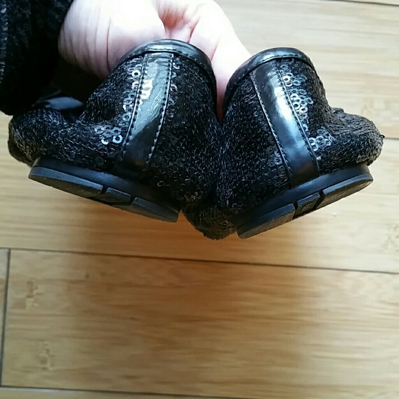 ❌SOLD❌Prada Sequin Bow Flats Authentic❌SOLD❌ - Picture 3 of 4