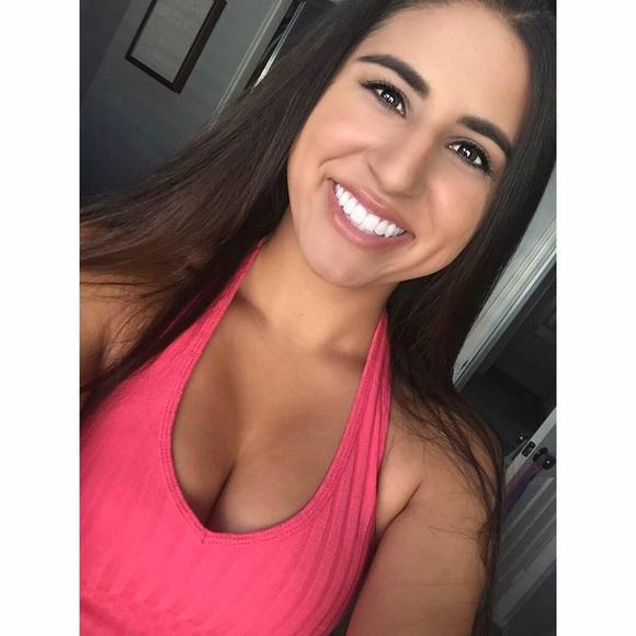 Meet your Posher, Alyssa