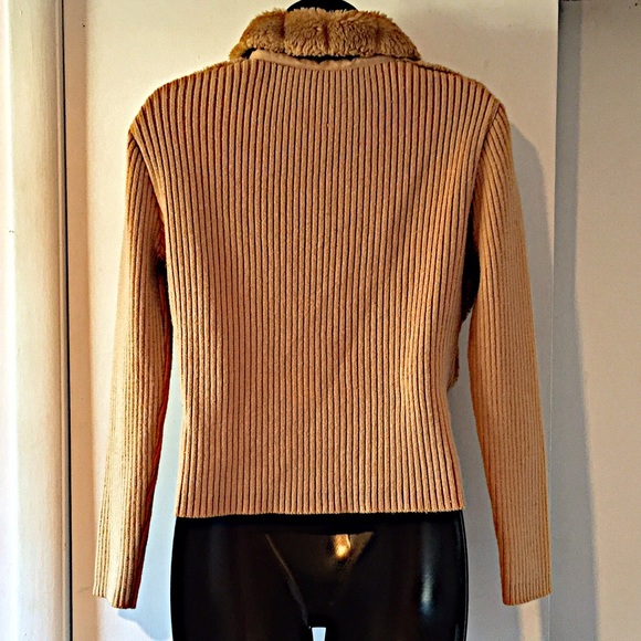 ❤Faux Fur Ribbed Sweater❤️ - Picture 2 of 3