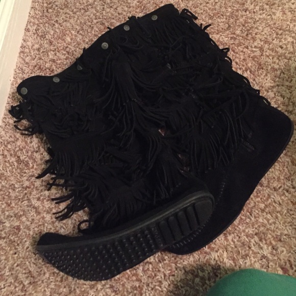 Minnetonka boots