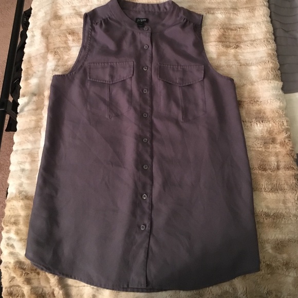 Final SALE‼️J.Crew button down sleeveless shirt.