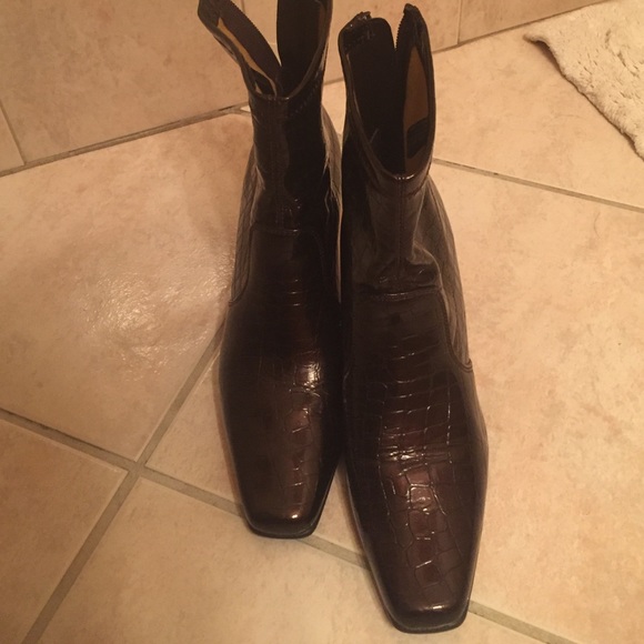 Dressy boot-like heel