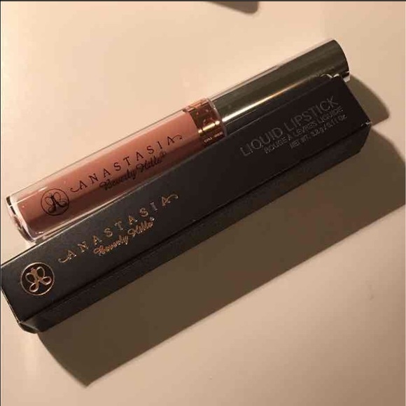 Anastasia liquid lipstick - STRIPPED