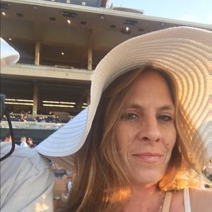 Meet your Posher, Noelle