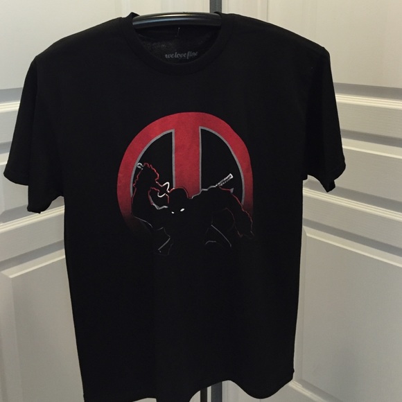 We Love Fine Deadpool T-Shirt / New