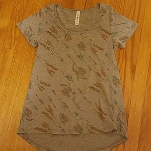 Lularoe gray arrow classic t.