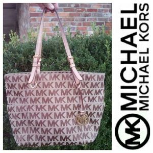 Michael Kors Signature Jet a set Tote Bag