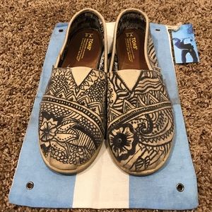 Custom Henna TOMS