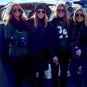 Meet your Posher, Ariana