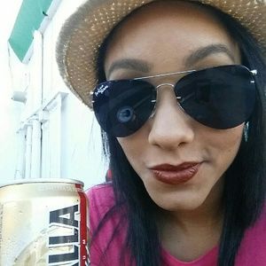 Meet your Posher, Carmen