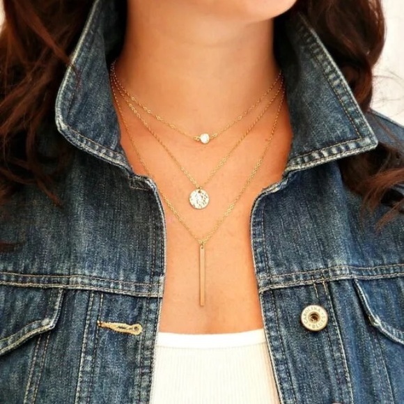 Jewelry - NWOT gold layer necklace