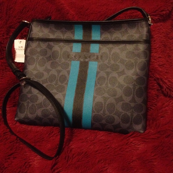 Sporty coach shoulder bag