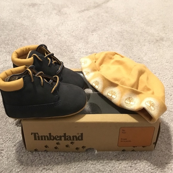 new in box! Timberland baby bootie with hat - Picture 1 of 4