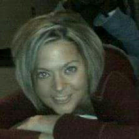 Meet your Posher, Gretchen - Picture 2 of 2