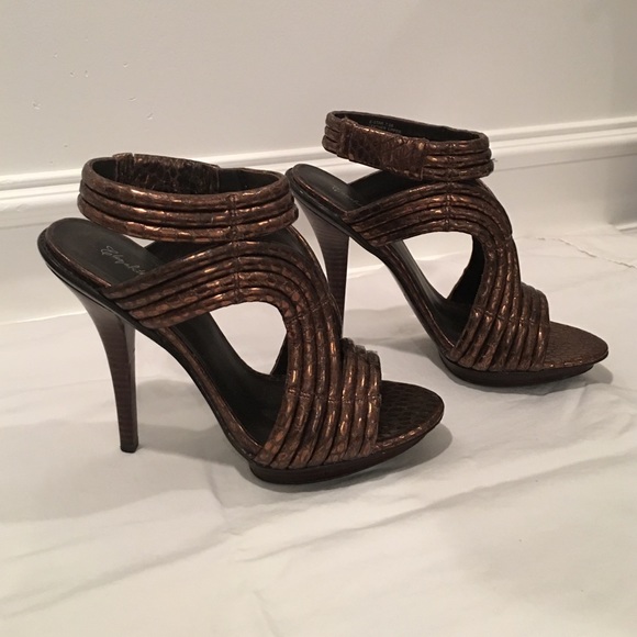 Elizabeth and James 7.5