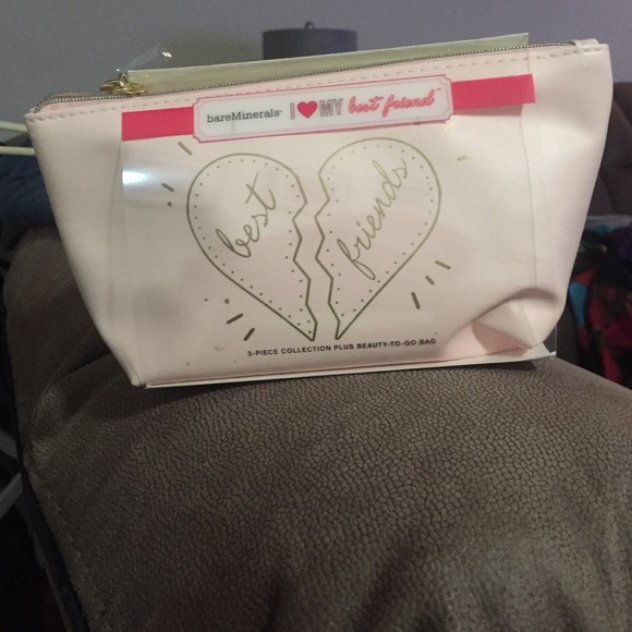 bareMinerals Beauty to go Bag