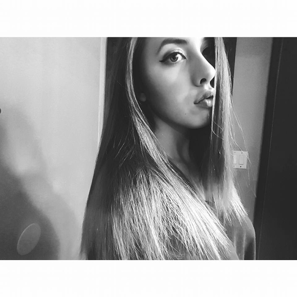 Meet your Posher, Alexis - Picture 1 of 1