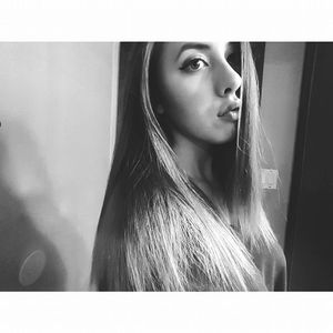 Meet your Posher, Alexis