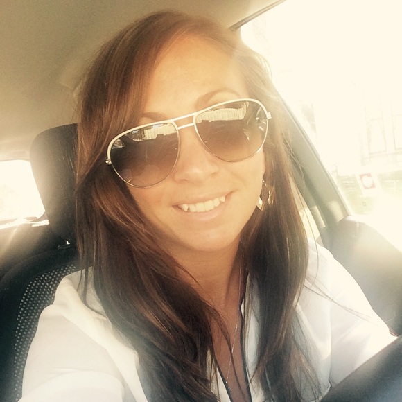 Meet your Posher, Stephanie