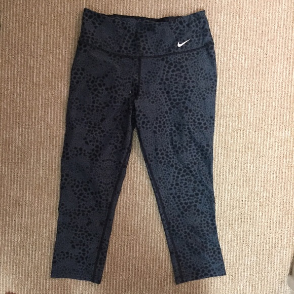 Nike drifit crops