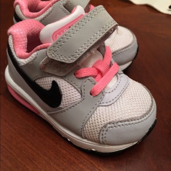Toddler Nike air max shoes