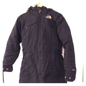 North Face Women's Arctic Parka-Black