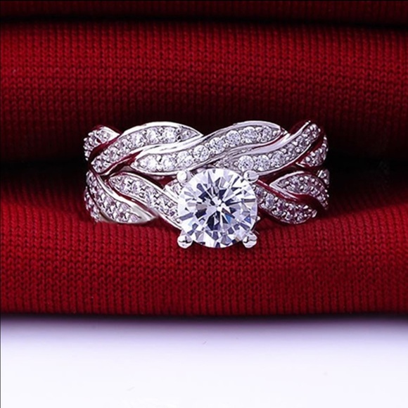 Silver plated ring size 7