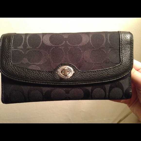 Coach wallet - Picture 1 of 3