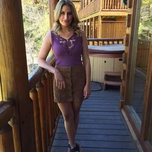 Meet your Posher, Emily