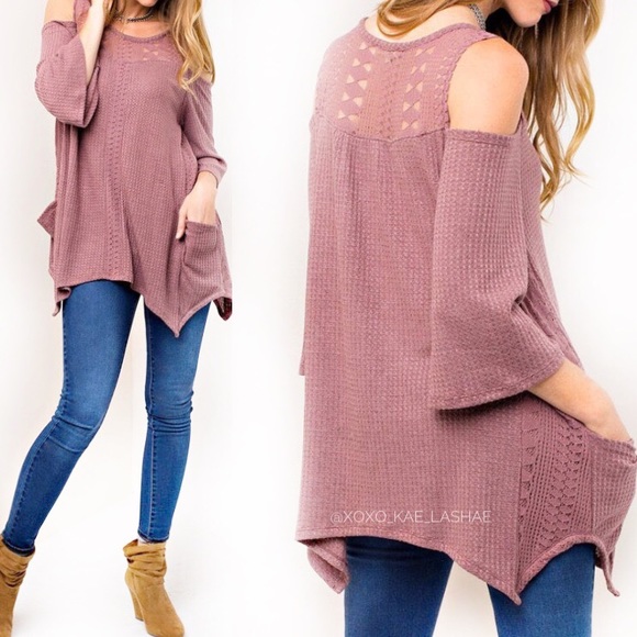 • cold shoulder sweater •
