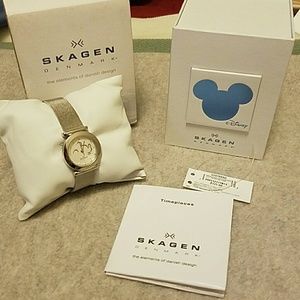 DISNEY Skagen watch
