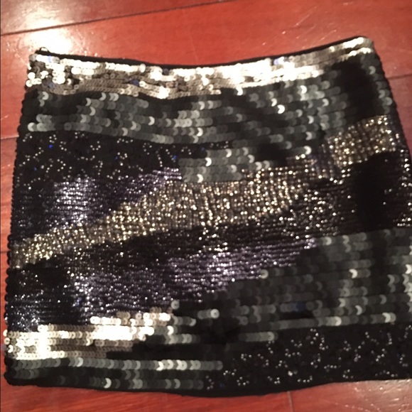 Black Sequins Mini Skirt Size 2 - Picture 1 of 4